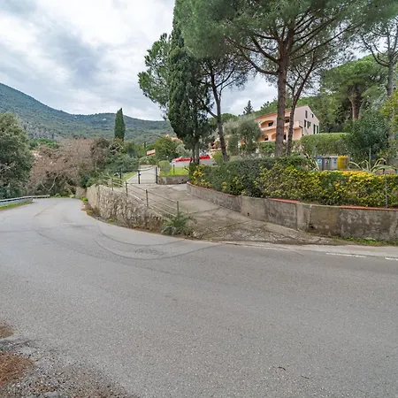 Le Logge Con Accesso Privato Al Mare - Goelba Apartman